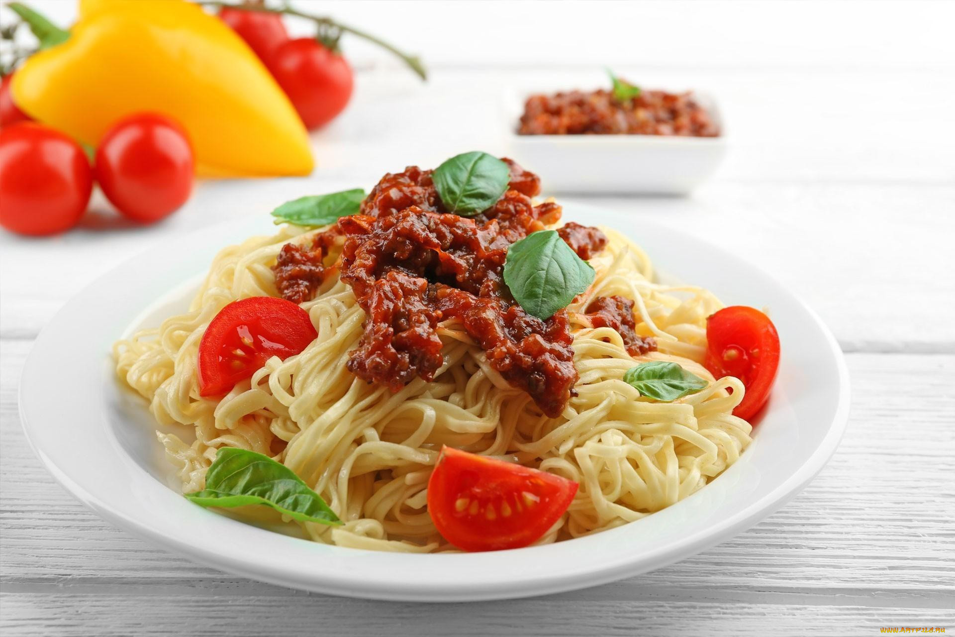 Лапша с томатами. Мафальдине болоньезе. Спагетти болоньезе. Паста болоньезе. Паста болоньезе 300x300.